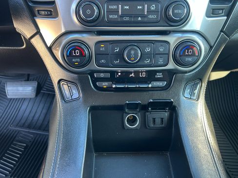 Used 2018 Chevrolet Suburban LT image 16