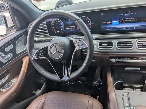 Certified 2024 Mercedes-Benz GLE 350 4MATIC image 3