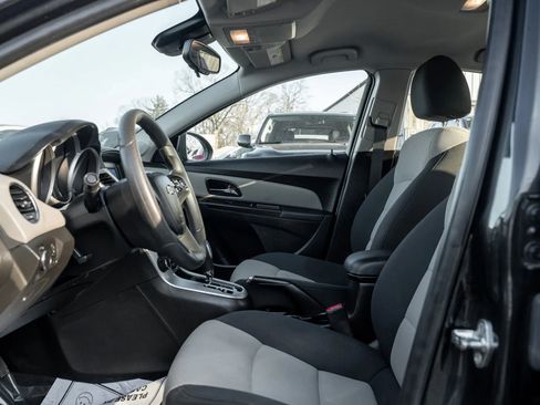 Used 2016 Chevrolet Cruze LS image 7