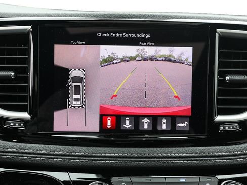 New 2027 Chrysler Pacifica Limited AWD/4WD image 16
