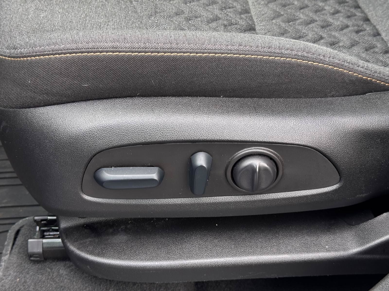Used 2024 Chevrolet Equinox LT w/ LPO, Floor Liner Package FWD image 13