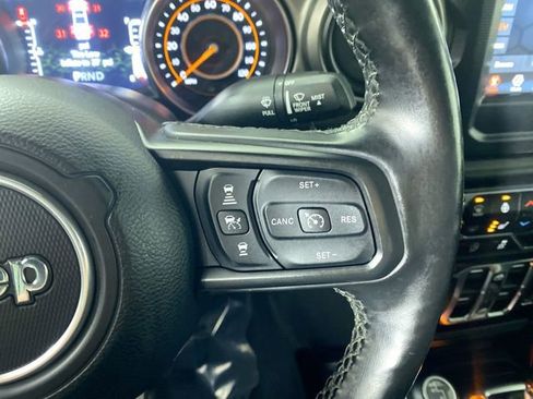 Used 2021 Jeep Gladiator Willys image 14