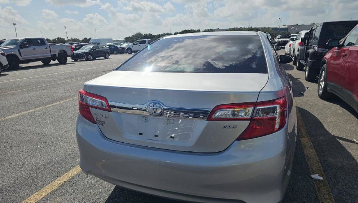 Used 2013 Toyota Camry XLE FWD image 5
