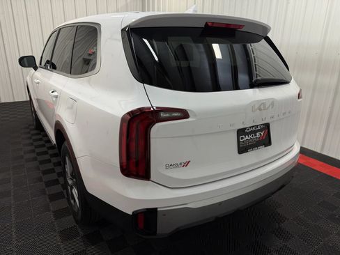 Used 2024 Kia Telluride LX FWD image 13