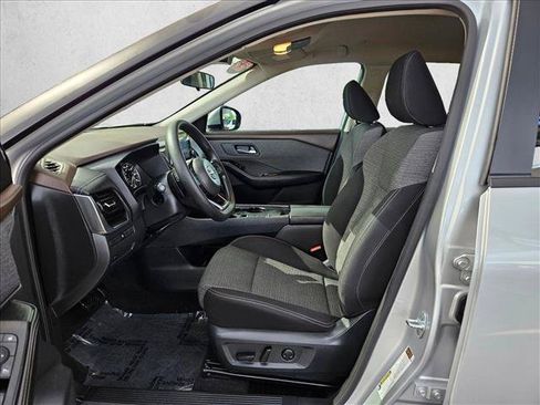 Used 2022 Nissan Rogue SV FWD image 14