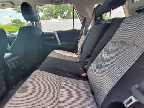 Used 2018 Toyota 4Runner SR5 AWD/4WD image 5