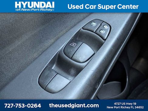 Used 2013 Nissan Sentra SR FWD image 26
