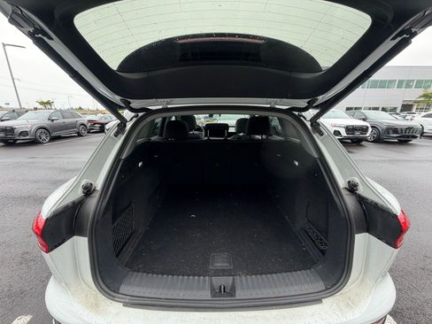 Used 2025 Audi Q6 e-tron Premium RWD image 9