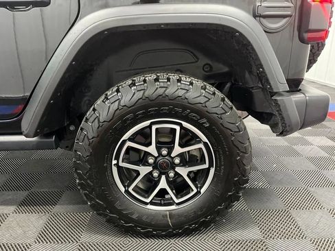 Used 2026 Jeep Wrangler Unlimited Rubicon AWD/4WD image 29