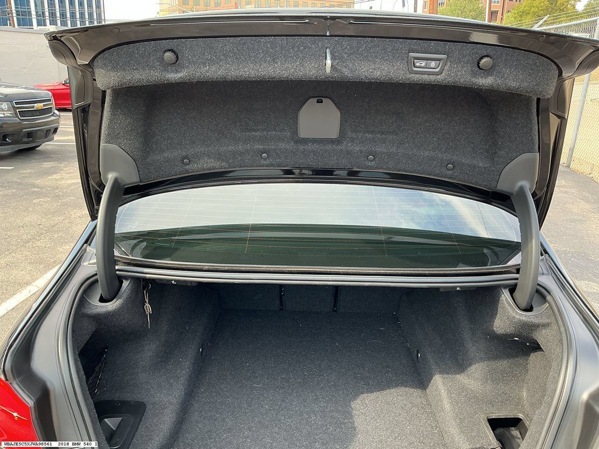 Used 2018 BMW 540i w/ Luxury Seating Package RWD image 10