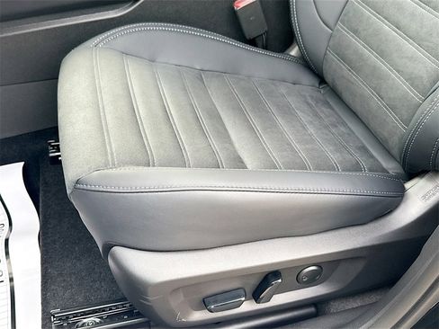 New 2026 Mitsubishi Outlander SE image 20