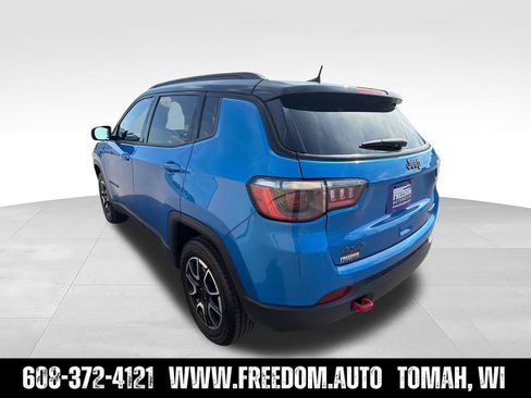 Used 2025 Jeep Compass Trailhawk AWD/4WD image 3