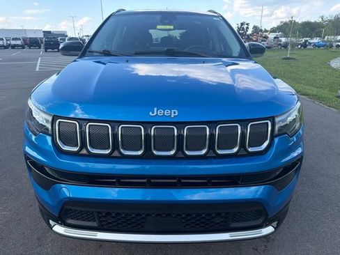 Used 2022 Jeep Compass Limited w/ Elite Group AWD/4WD image 3