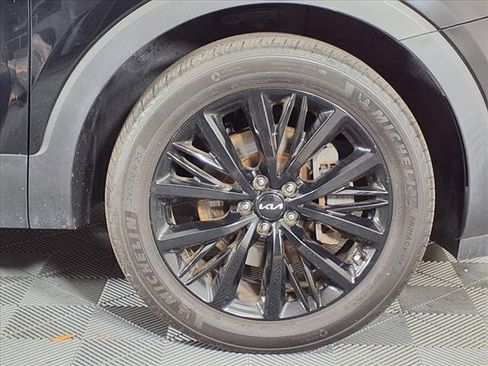 Used 2022 Kia Telluride SX w/ SX Prestige Package image 36