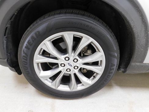 Used 2021 Ford Explorer Limited w/ Equipment Group 301A image 11