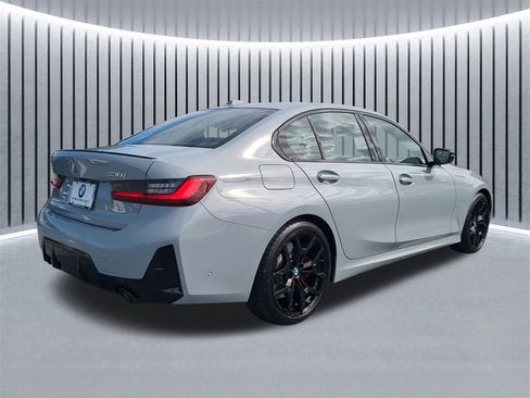 Used 2026 BMW 330i Sedan w/ M Sport Package image 5
