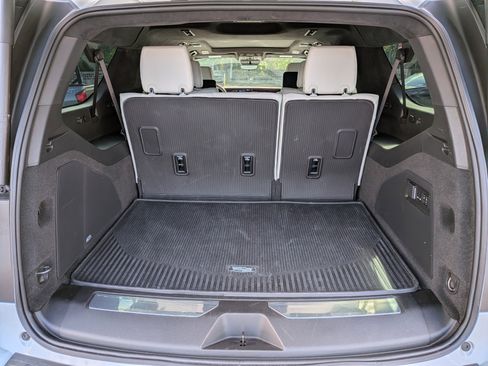 Certified 2025 Cadillac Escalade ESV Sport Platinum AWD/4WD image 18