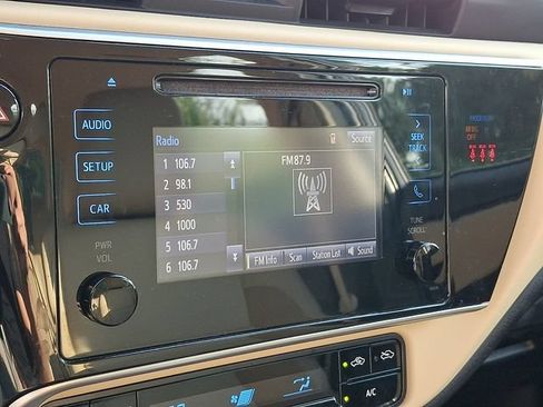 Used 2019 Toyota Corolla LE FWD image 16