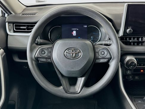 Used 2024 Toyota RAV4 LE image 17