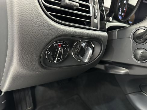 Certified 2026 Porsche Macan image 20