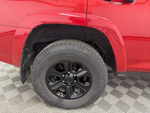 Used 2022 Toyota 4Runner SR5 Premium w/ Moonroof Package AWD/4WD image 18