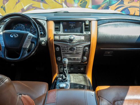 Used 2018 INFINITI QX80 4WD w/ Deluxe Technology Package image 18