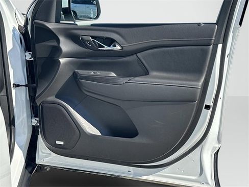 Used 2023 GMC Acadia SLT w/ Preferred Package image 23