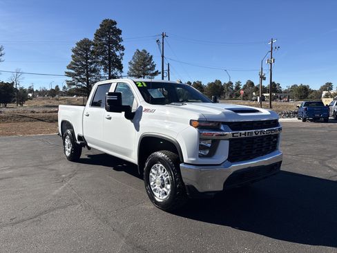 Used 2021 Chevrolet Silverado 2500 LT w/ Z71 Off-Road Package image 2