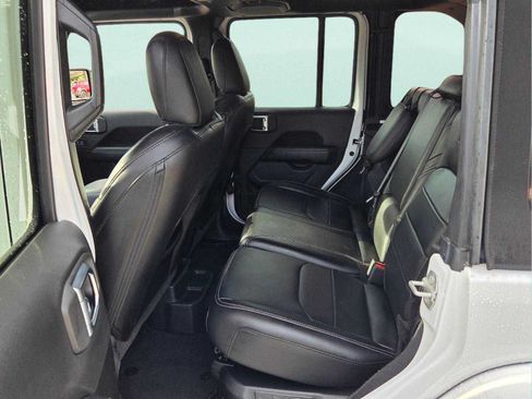 Used 2023 Jeep Wrangler Unlimited Sahara w/ Cold Weather Group AWD/4WD image 14