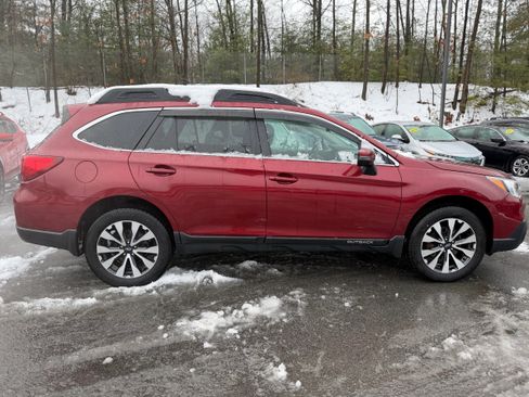 Used 2017 Subaru Outback 2.5i Limited image 17