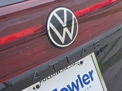 New 2026 Volkswagen Atlas Cross Sport SEL R-Line AWD/4WD image 7