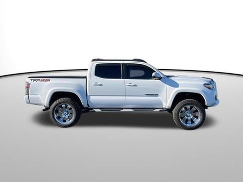 Certified 2020 Toyota Tacoma TRD Sport image 2