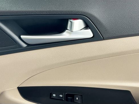 Used 2020 Hyundai Tucson SE w/ Cargo Package image 31