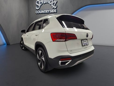 Certified 2024 Volkswagen Taos SE w/ Panoramic Sunroof Package AWD/4WD image 11