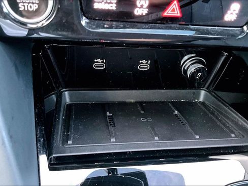 Used 2025 Audi Q5 Premium w/ Convenience Package image 16