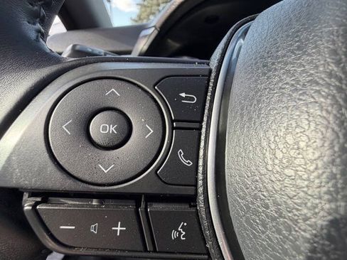 Used 2018 Toyota Camry SE w/ Moonroof Package FWD image 12