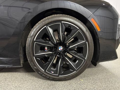 Used 2023 BMW i7 xDrive60 AWD/4WD image 6