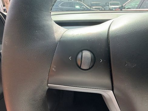 Used 2024 Tesla Model Y Long Range image 26