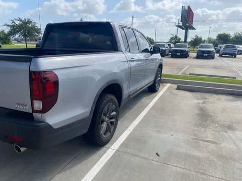 Used 2023 Honda Ridgeline Sport image 3