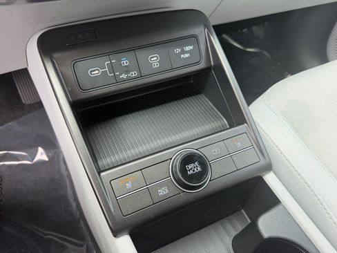 Used 2024 Hyundai Kona SEL FWD image 28