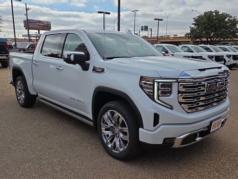 New 2026 GMC Sierra 1500 Denali w/ Denali Reserve Package AWD/4WD image 5