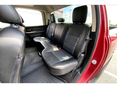 Used 2015 RAM 1500 Express AWD/4WD image 23