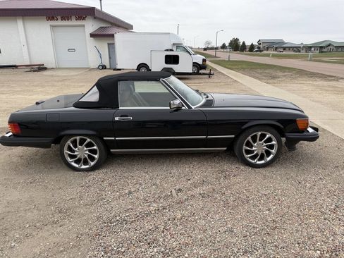Used 1988 Mercedes-Benz 560 SL image 1