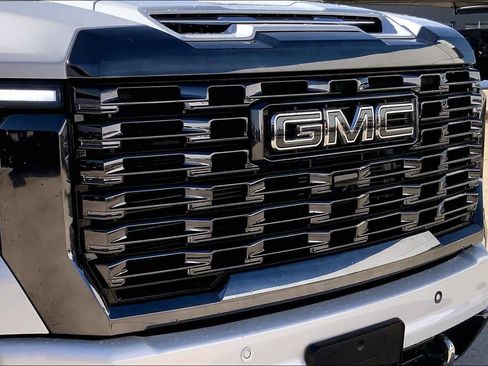 Used 2024 GMC Sierra 3500 Denali Ultimate image 29