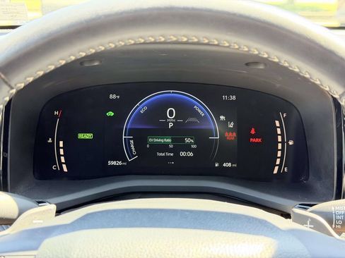 Used 2025 Toyota Camry SE w/ Convenience Package FWD image 9