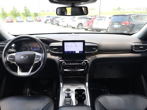 Used 2023 Ford Explorer Limited AWD/4WD image 16