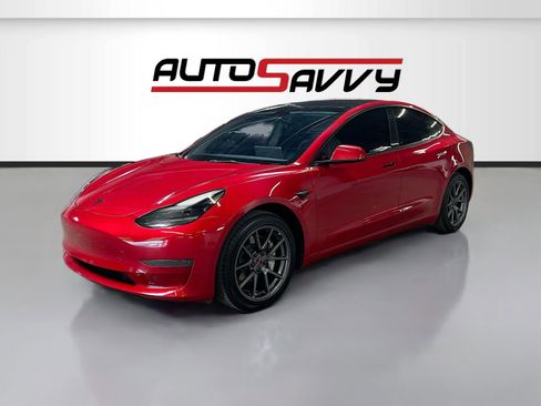 Used 2023 Tesla Model 3 Standard Range image 3