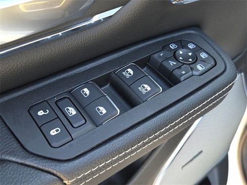 Used 2025 RAM 1500 Laramie image 22