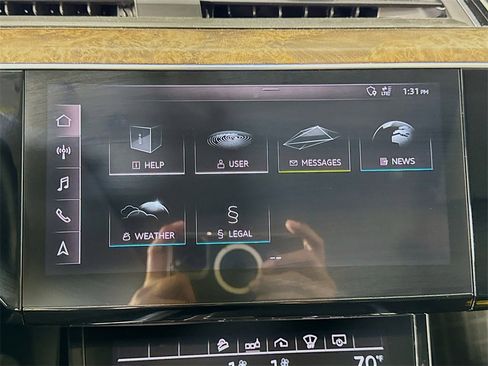 Used 2019 Audi e-tron Prestige w/ Prestige Package image 36