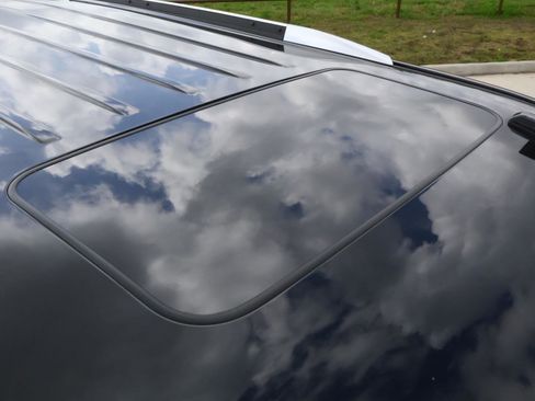 Used 2018 Cadillac Escalade Luxury image 13